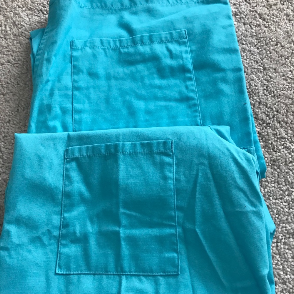 Small Scrub Set